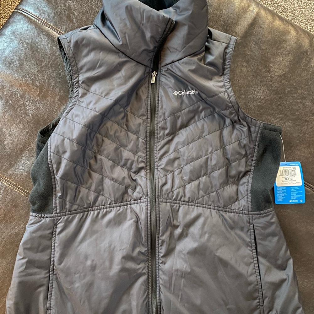 Columbia black Vest